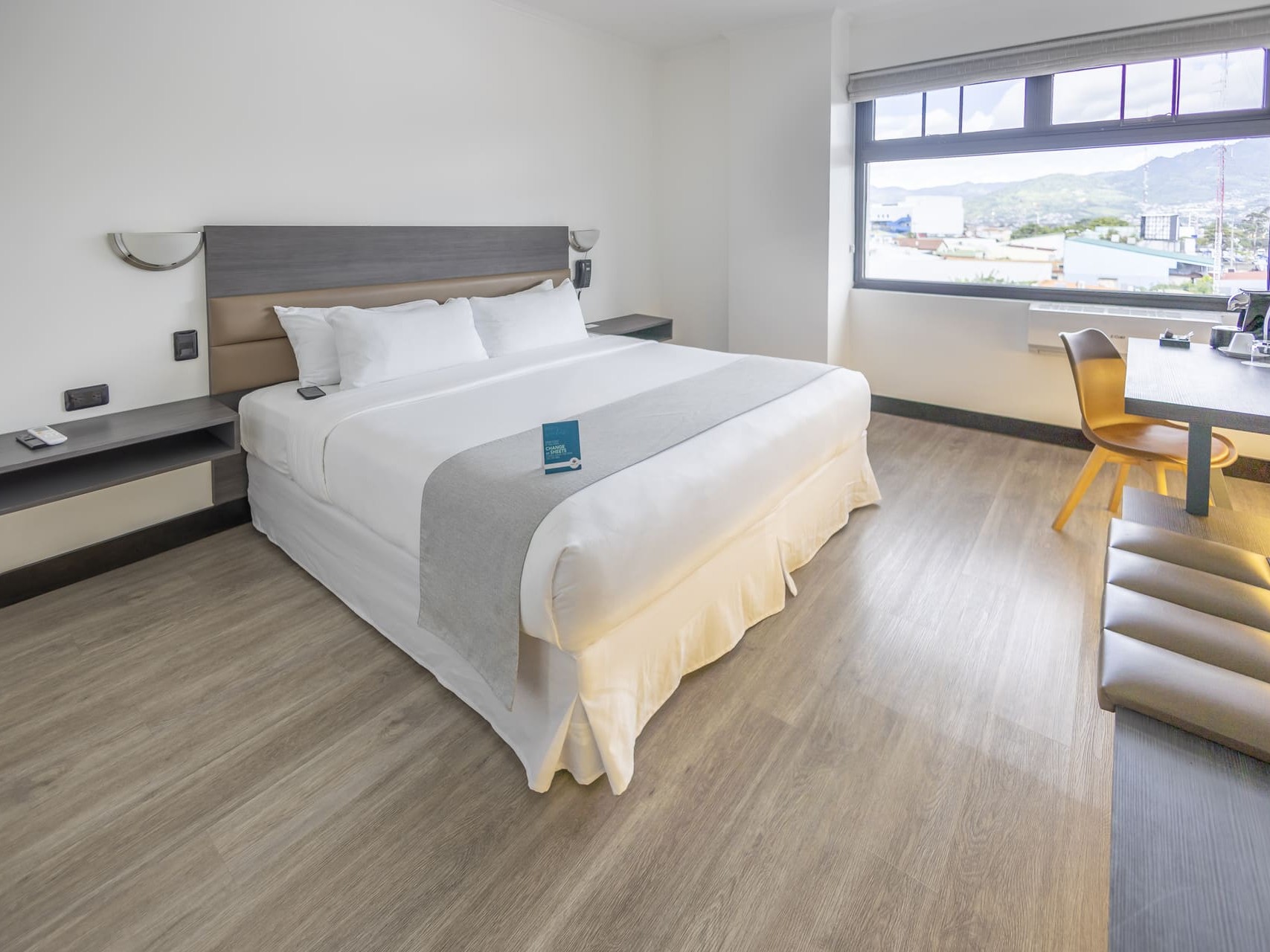 HotelIMGL7624-HDR
