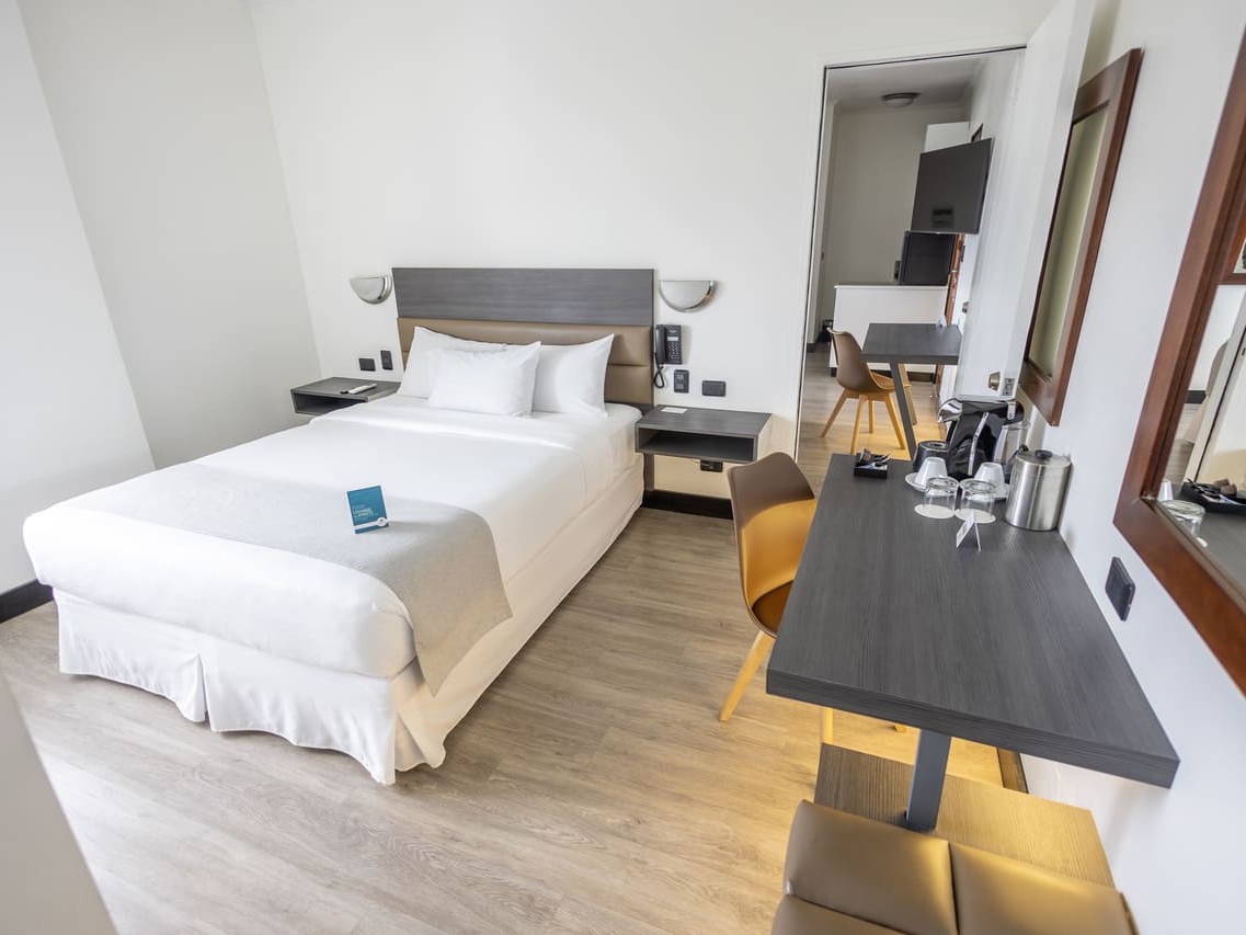 HotelIMGL7653-HDR